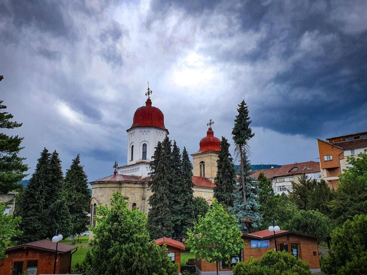 Apartament Natalia Tîrgu Ocna Zewnętrze zdjęcie